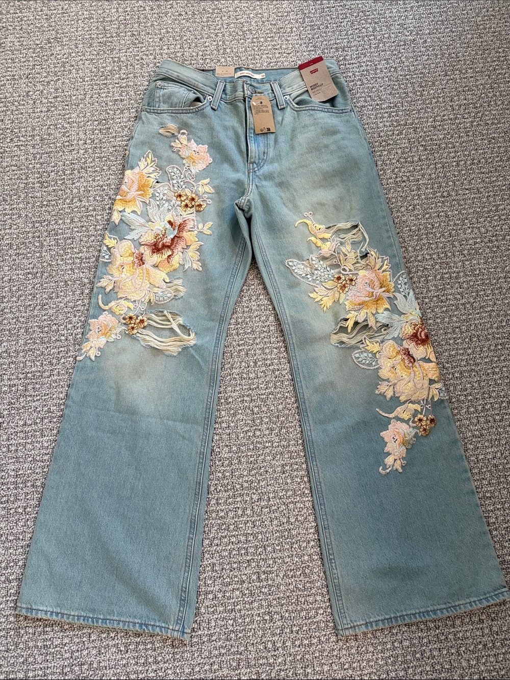 Levi's Uniquely custom design Yellow floral embroidered Middy Bootcut Jeans 28